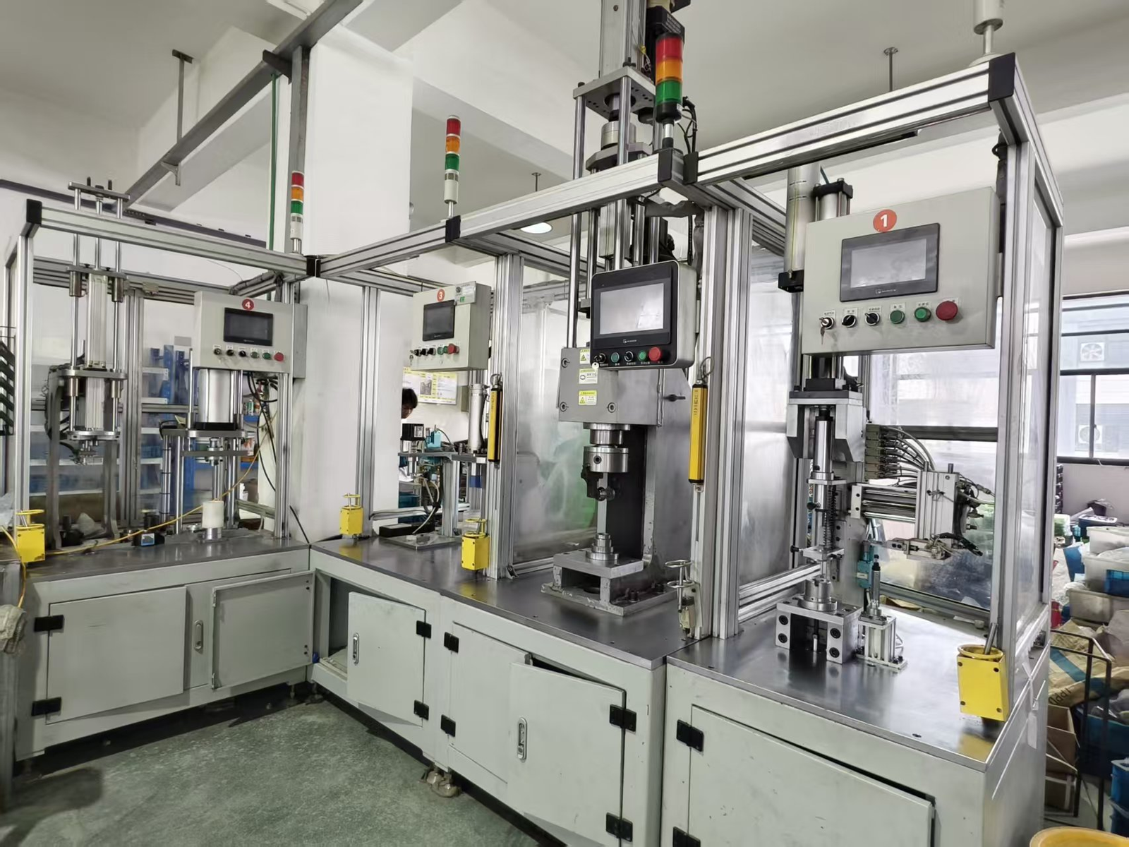Automated assembly line with high-temperature cleaning and anti-rust coating systems